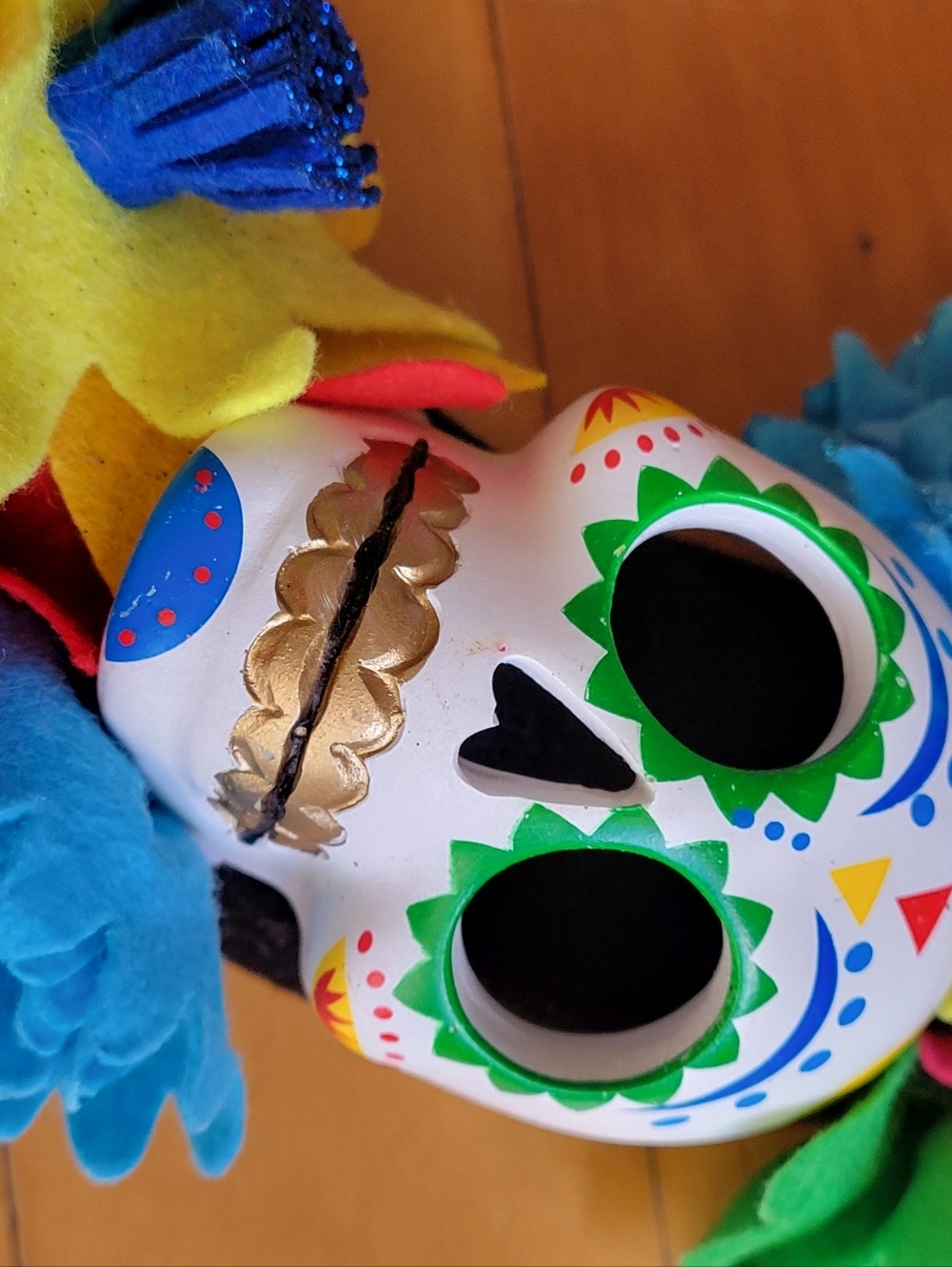 Día de los Muertos (Day of the Dead) Wreath Mexican Holiday Felt Flowers Skulls - Picture 6 of 9